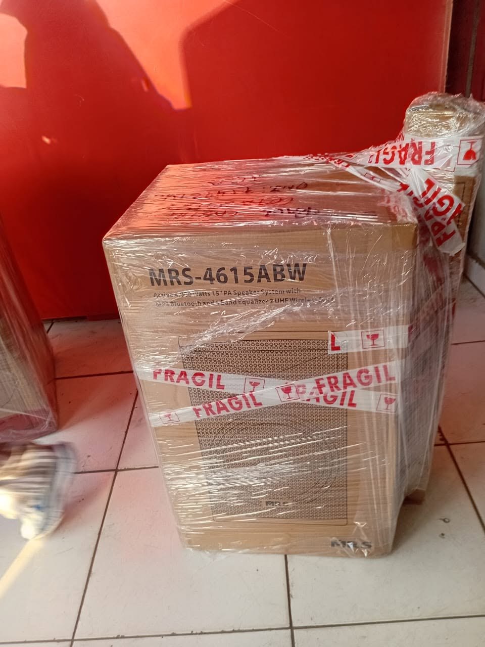 Caja de equipo MRS embalada con cinta frágil